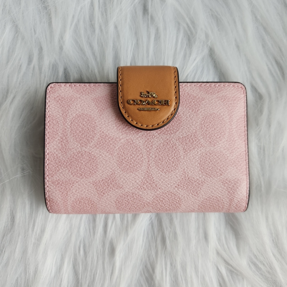 Coach Powder Pink Medium Corner Zip Wallet In Signature Canvas CEC29